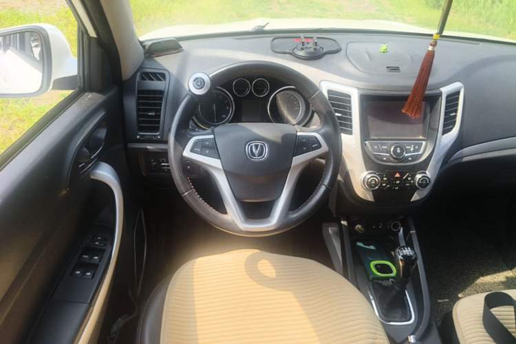 Used CHANGAN CS35 2016 1.6L Manual Luxury Model China V Standard Steering Wheel