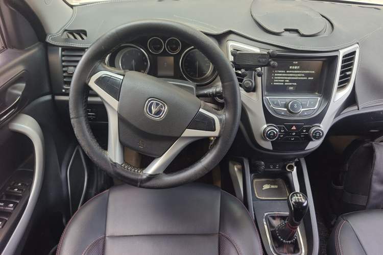 Used CHANGAN CS35 2016 1.6L Manual Luxury Model China V Standard Steering Wheel