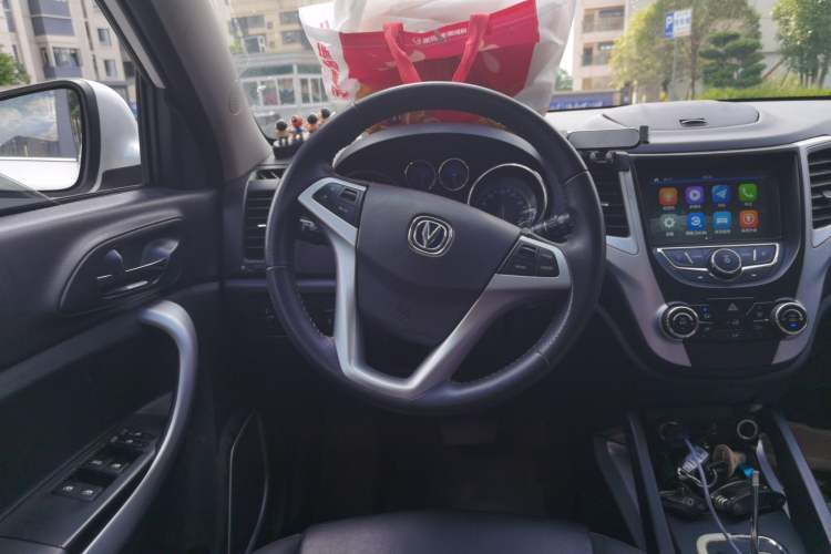 Used CHANGAN CS35 2016 1.6L Automatic Luxury Model China IV Standard Steering Wheel