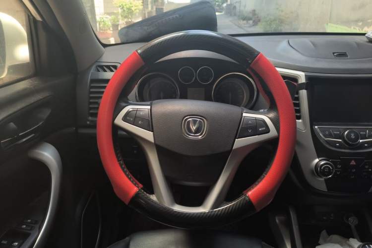 Used CHANGAN CS35 2016 1.6L Manual Luxury Model China IV Standard Steering Wheel