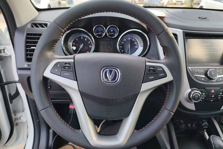 Used CHANGAN CS35 2016 1.6L Automatic Luxury Model China V Standard Steering Wheel