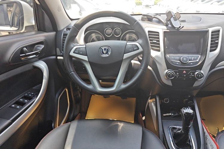 Used CHANGAN CS35 2016 1.6L Manual Luxury Model China V Standard Steering Wheel