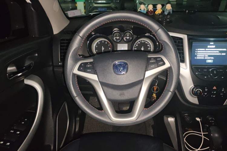 Used CHANGAN CS35 2016 1.6L Automatic Luxury Model China V Standard Steering Wheel