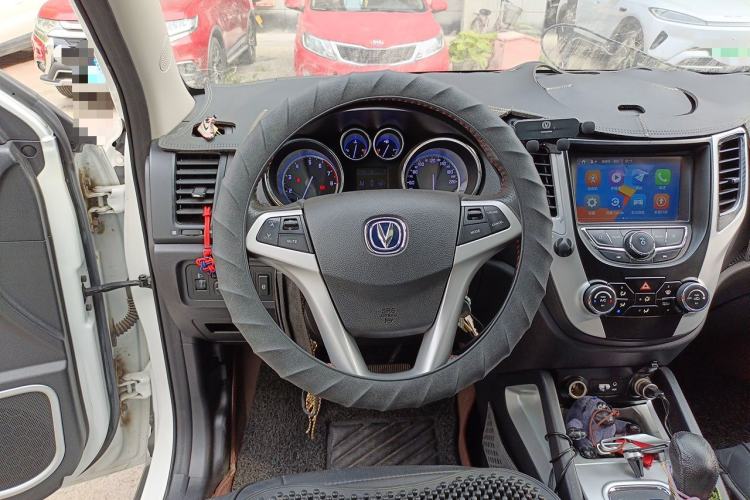 Used CHANGAN CS35 2016 1.6L Automatic Luxury Model China V Standard Steering Wheel