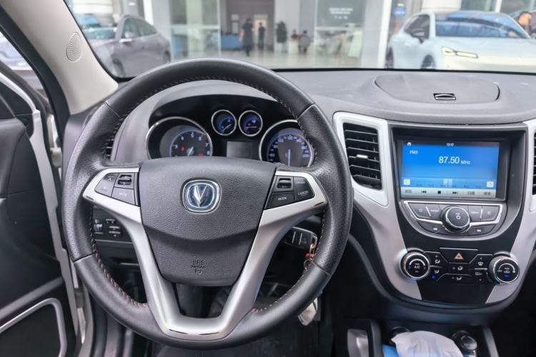 Used CHANGAN CS35 2016 1.6L Automatic Luxury Model China IV Standard Steering Wheel