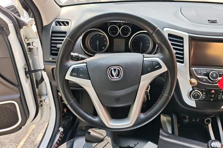 Used CHANGAN CS35 2016 1.6L Manual Luxury Model China V Standard Steering Wheel