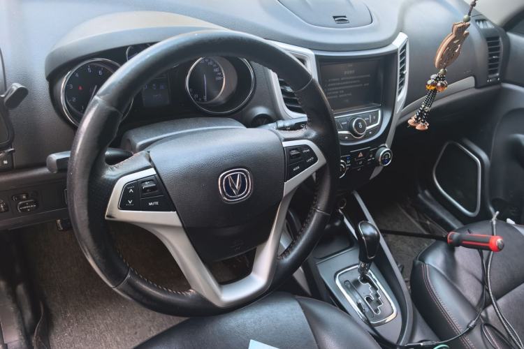 Used CHANGAN CS35 2016 1.6L Automatic Luxury Model China V Standard Steering Wheel