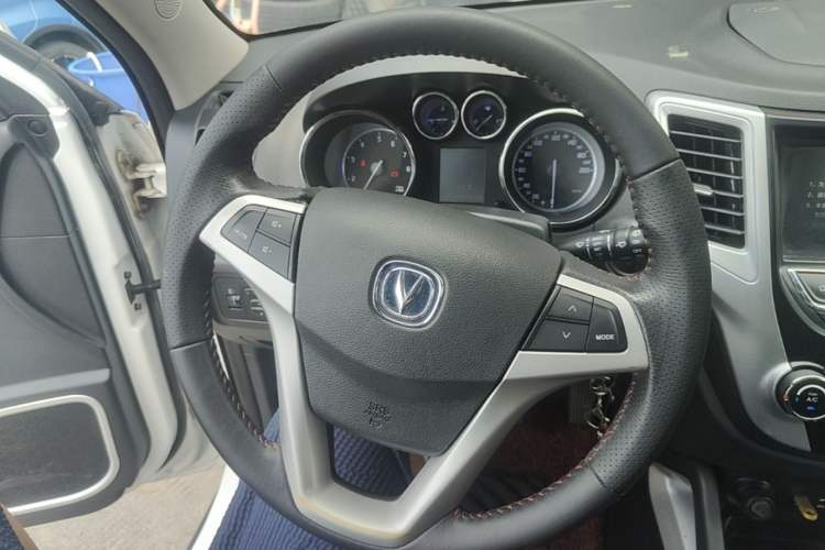Used CHANGAN CS35 2016 1.6L Manual Luxury Model China V Standard Steering Wheel