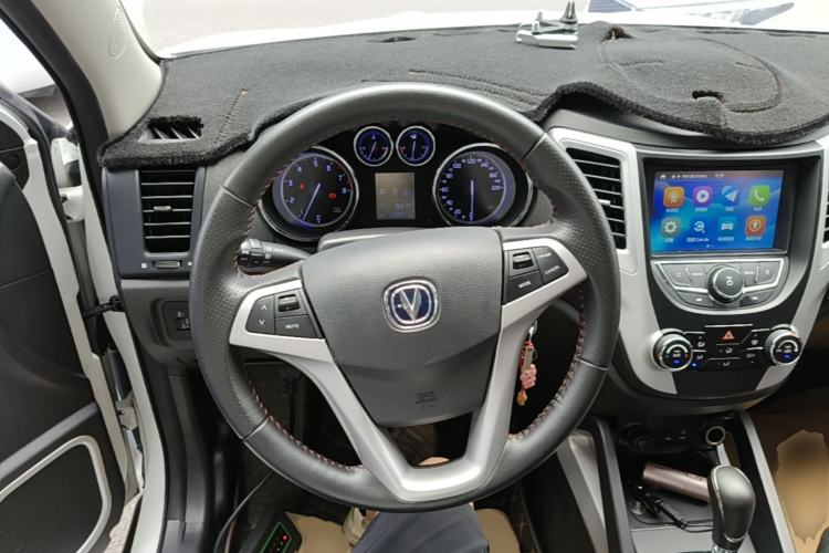 Used CHANGAN CS35 2016 1.6L Automatic Luxury Model China V Standard Steering Wheel
