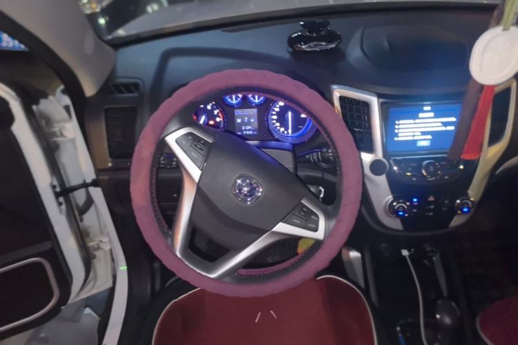 Used CHANGAN CS35 2016 1.6L Automatic Luxury Model China IV Standard Steering Wheel