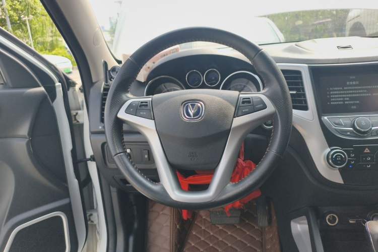Used CHANGAN CS35 2016 1.6L Automatic Luxury Model China IV Standard Steering Wheel