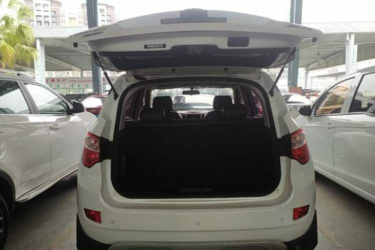 Used CHANGAN CS35 2016 1.6L Manual Luxury Model China IV Standard Trunk