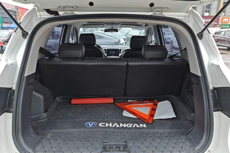Used CHANGAN CS35 2016 1.6L Automatic Luxury Model China V Standard Trunk