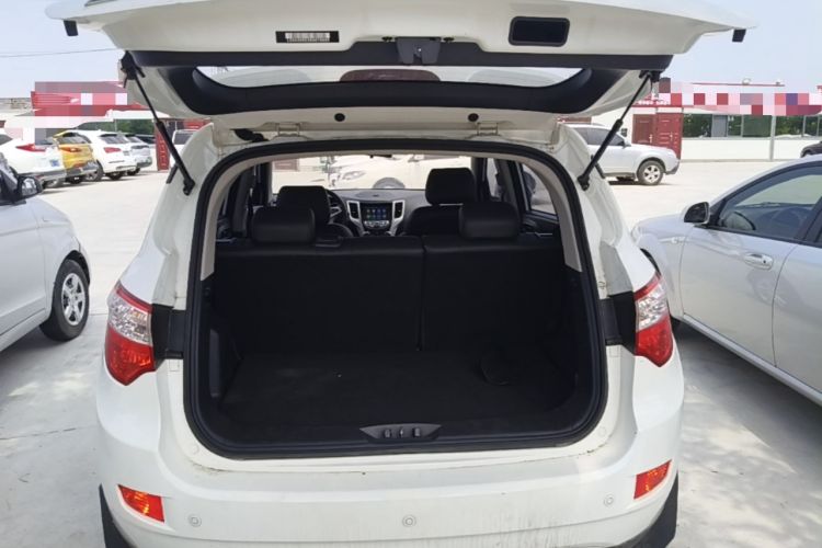 Used CHANGAN CS35 2016 1.6L Automatic Luxury Model China IV Standard Trunk