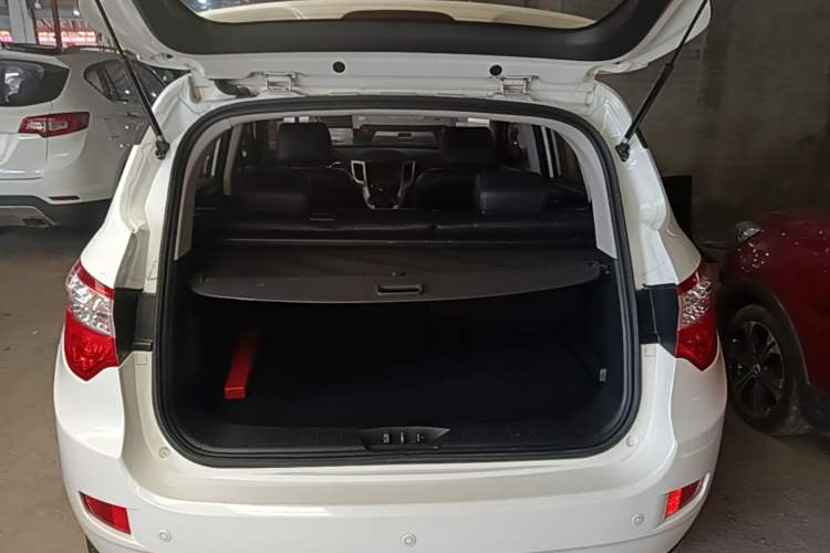 Used CHANGAN CS35 2016 1.6L Automatic Luxury Model China IV Standard Trunk