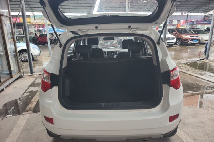 Used CHANGAN CS35 2016 1.6L Automatic Luxury Model China IV Standard Trunk