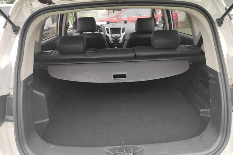 Used CHANGAN CS35 2016 1.6L Automatic Luxury Model China V Standard Trunk