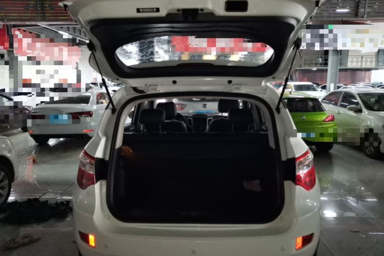 Used CHANGAN CS35 2016 1.6L Manual Luxury Model China IV Trunk