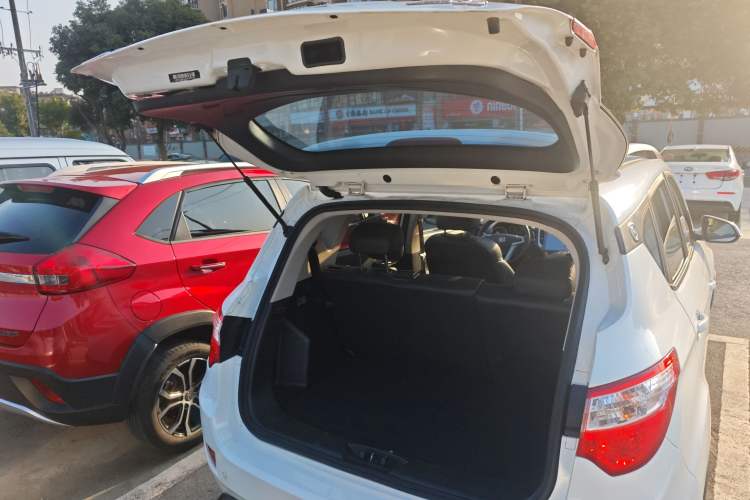 Used CHANGAN CS35 2016 1.6L Manual Luxury Model China IV Standard Trunk