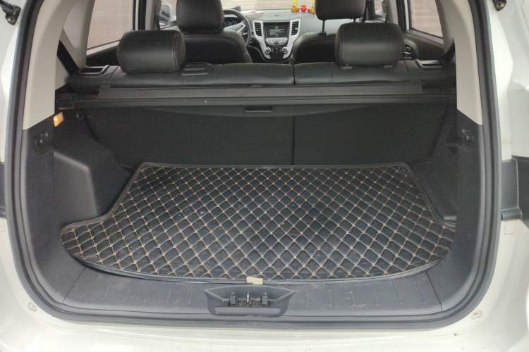 Used CHANGAN CS35 2016 1.6L Manual Luxury Model China IV Standard Trunk