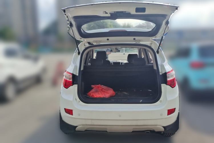 Used CHANGAN CS35 2016 1.6L Manual Luxury Model China IV Standard Trunk