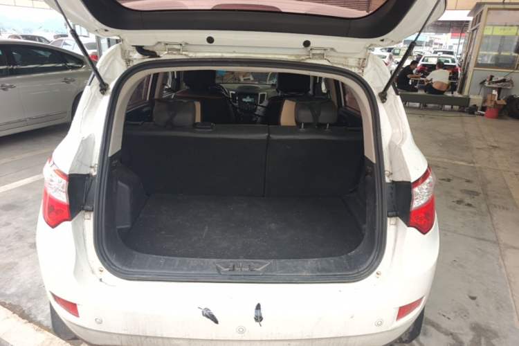 Used CHANGAN CS35 2016 1.6L Manual Luxury Model China V Standard Trunk