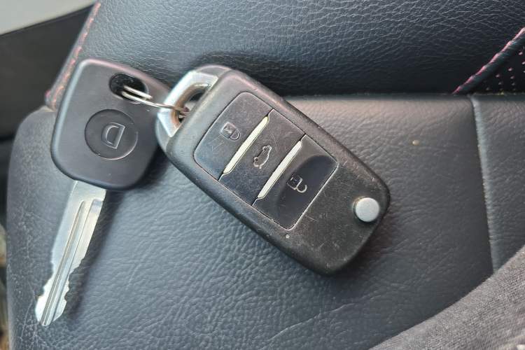 Used CHANGAN CS35 2016 1.6L Automatic Luxury Model China V Standard Vehicle Key