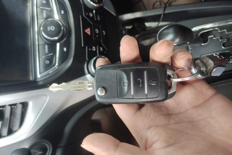 Used CHANGAN CS35 2016 1.6L Automatic Luxury Model China V Standard Vehicle Key