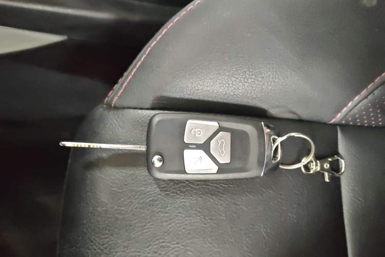Used CHANGAN CS35 2016 1.6L Automatic Luxury Model China V Standard Vehicle Key