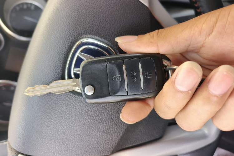 Used CHANGAN CS35 2016 1.6L Automatic Luxury Model China IV Standard Vehicle Key