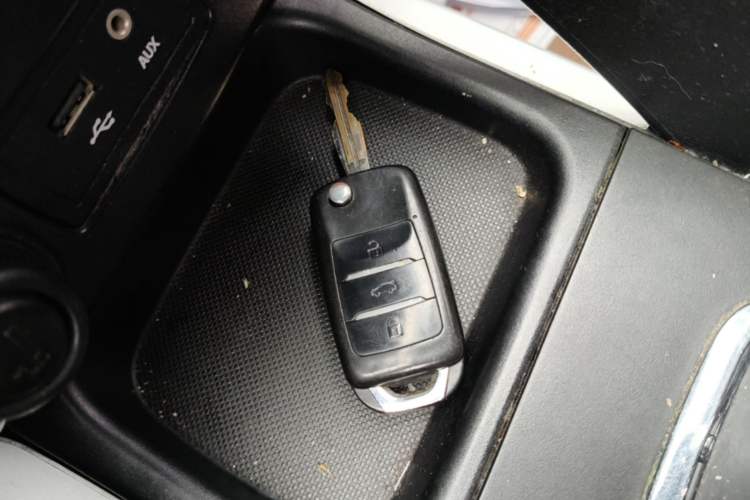 Used CHANGAN CS35 2016 1.6L Automatic Luxury Model China IV Standard Vehicle Key