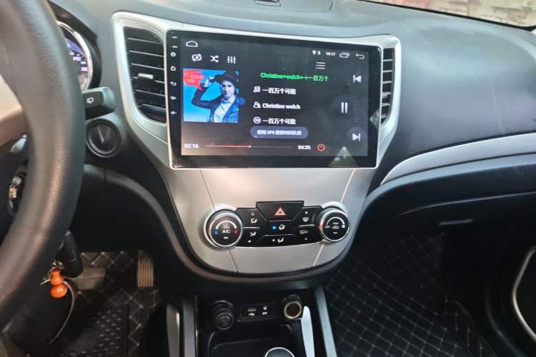 Used CHANGAN CS35 2016 1.6L Automatic Luxury Model China V Standard Audio And AC Panel