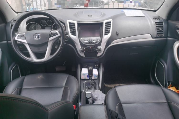 Used CHANGAN CS35 2016 1.6L Automatic Luxury Model China V Standard Center Console
