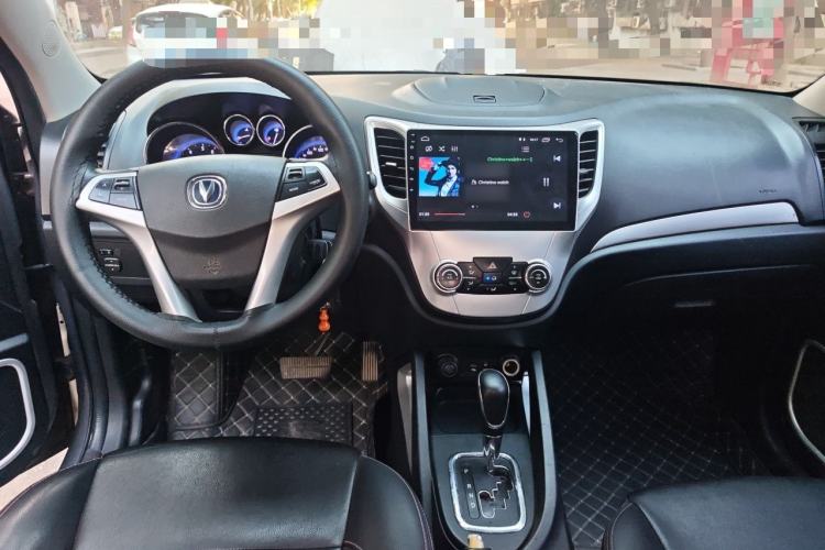 Used CHANGAN CS35 2016 1.6L Automatic Luxury Model China V Standard Center Console