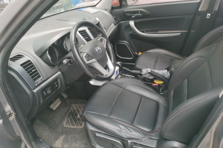 Used CHANGAN CS35 2016 1.6L Automatic Luxury Model China V Standard Driver Seat