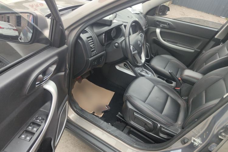 Used CHANGAN CS35 2016 1.6L Automatic Luxury Model China V Standard Driver Seat