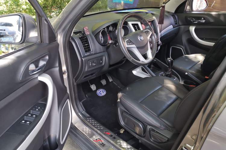 Used CHANGAN CS35 2016 1.6L Manual Luxury Model China V Standard Driver Seat