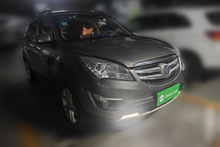Used CHANGAN CS35 2016 1.6L Automatic Luxury Model China V Standard Front Right 45 Deg