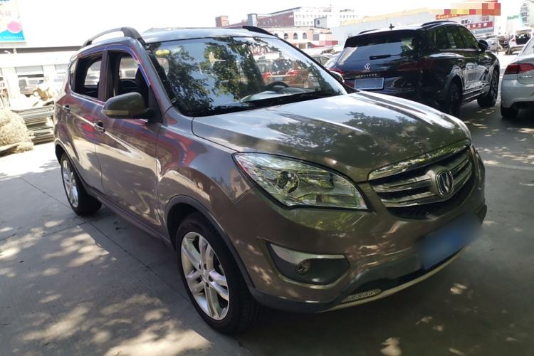 Used CHANGAN CS35 2016 1.6L Manual Luxury Model China V Standard Front Right 45 Deg