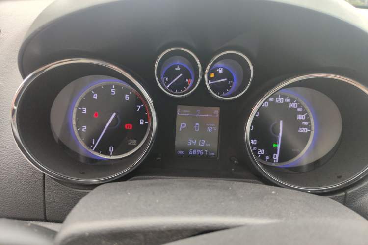 Used CHANGAN CS35 2016 1.6L Automatic Luxury Model China V Standard Instrument Cluster