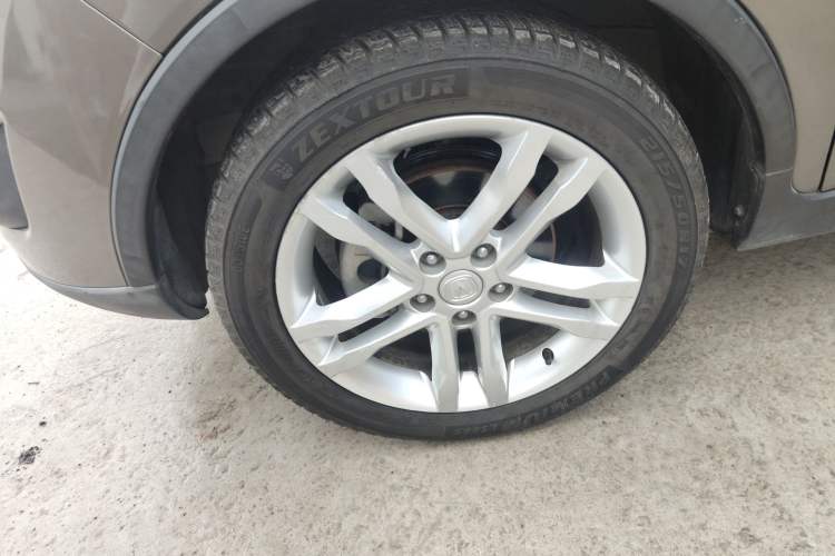 Used CHANGAN CS35 2016 1.6L Automatic Luxury Model China V Standard Left Front Wheel Hub