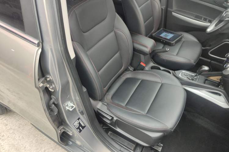 Used CHANGAN CS35 2016 1.6L Automatic Luxury Model China V Standard Right Front Seat