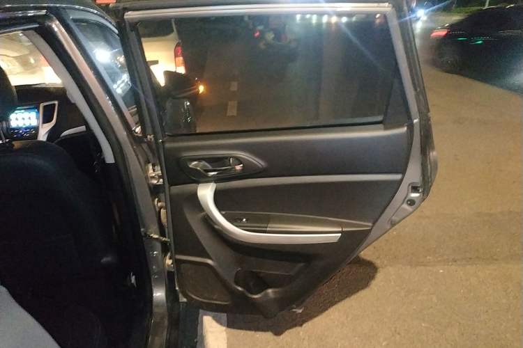 Used CHANGAN CS35 2016 1.6L Automatic Luxury Model China V Standard Right Rear Door Interior
