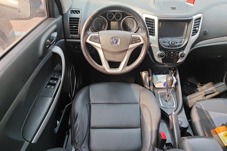 Used CHANGAN CS35 2016 1.6L Automatic Luxury Model China V Standard Steering Wheel