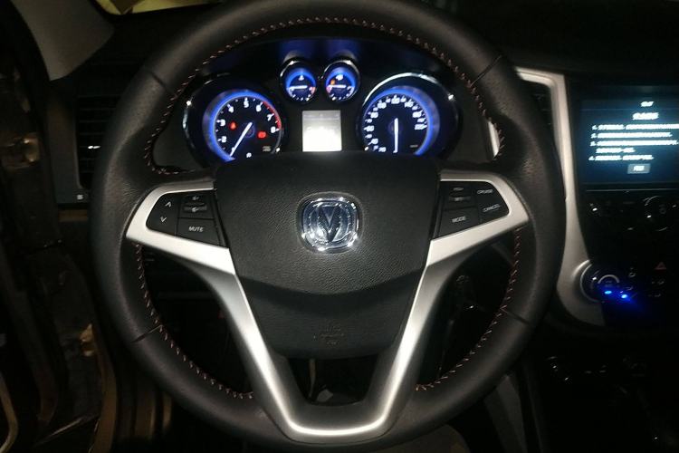 Used CHANGAN CS35 2016 1.6L Automatic Luxury Model China V Standard Steering Wheel