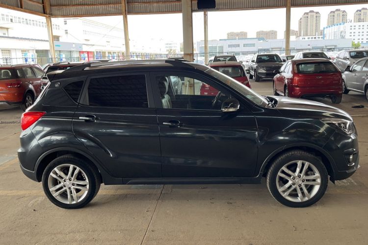 Used CHANGAN CS35 2017 1.6L Manual Luxury Model Exterior 2