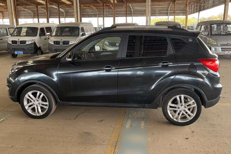 Used CHANGAN CS35 2017 1.6L Manual Luxury Model Exterior 5