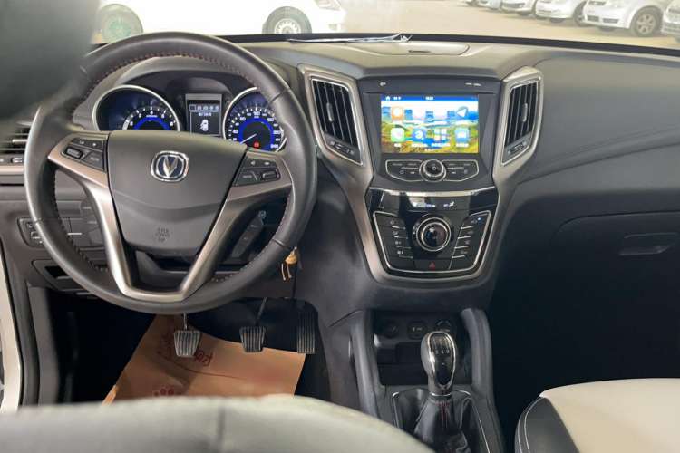 Used CHANGAN CS35 2017 1.6L Manual Luxury Model Interior 3