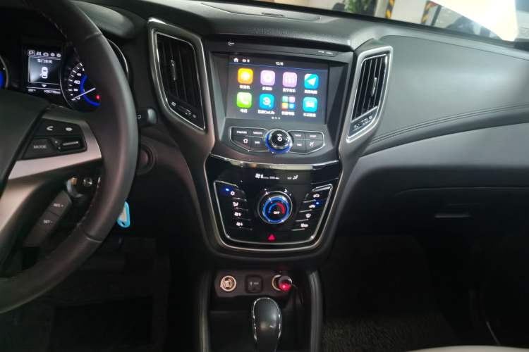 Used CHANGAN CS35 2017 1.6L Automatic Luxury Model Audio And AC Panel