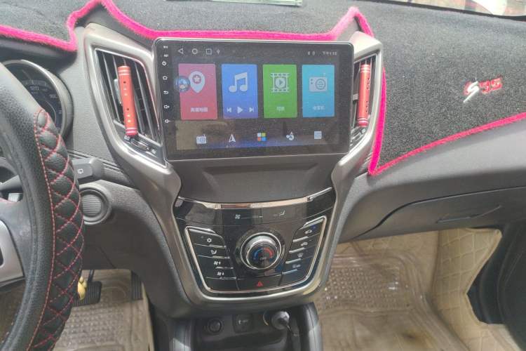 Used CHANGAN CS35 2017 1.6L Automatic Luxury Model Audio And AC Panel